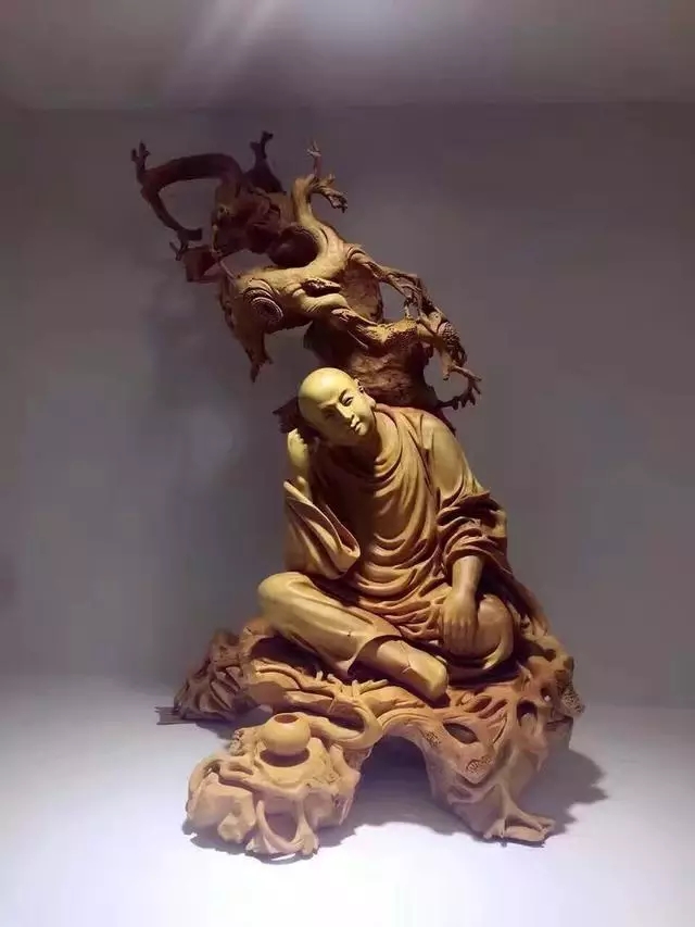 同样是工艺品，为什么机雕和手工的差价这么大？