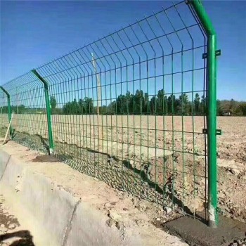 圈地果园围栏网 绿色钢丝网围栏 浸塑双边丝种植养殖围网