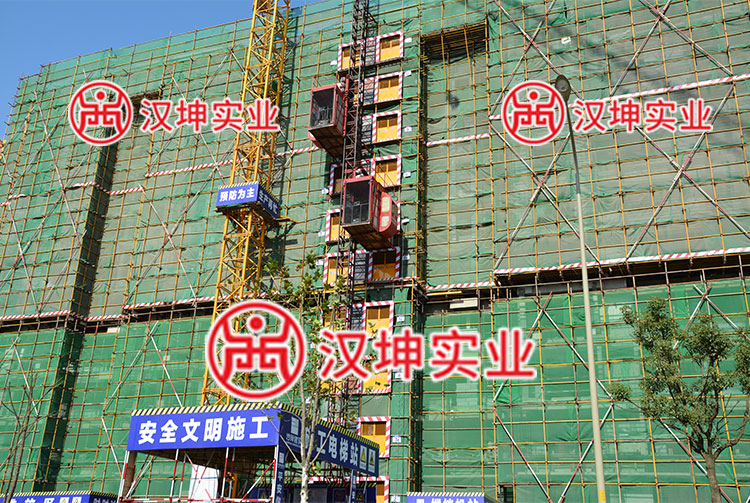 汉坤实业施工电梯防护门助力湖南沙坪建筑万科梅溪郡打造定型标准化工地