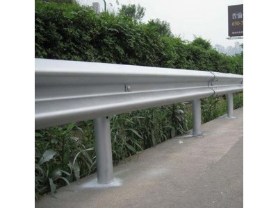 贵州镀锌波形护栏厂家乡村公路防撞护栏波形护栏配件