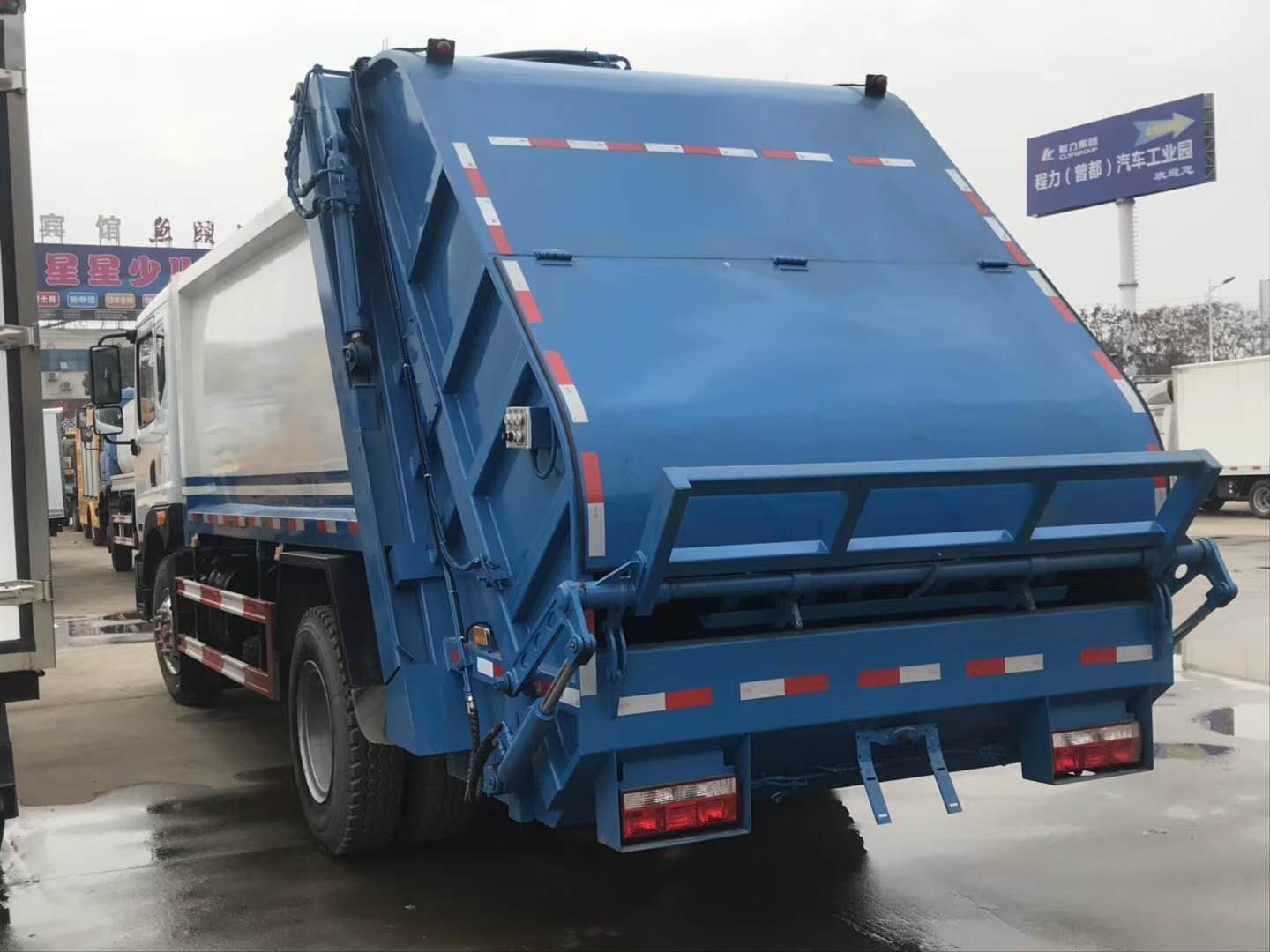 12立方压缩式垃圾车价格 压缩式垃圾车厂家直销 12吨东风垃圾车图片示例图6