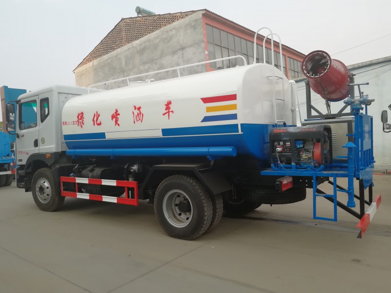 东风D9洒水车 (14)