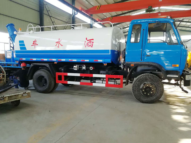 东风145雾炮洒水车 (3)