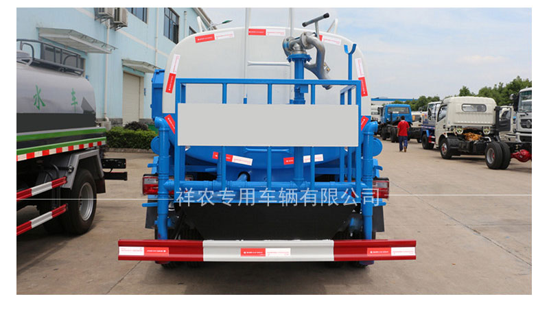 东风D6洒水车_06