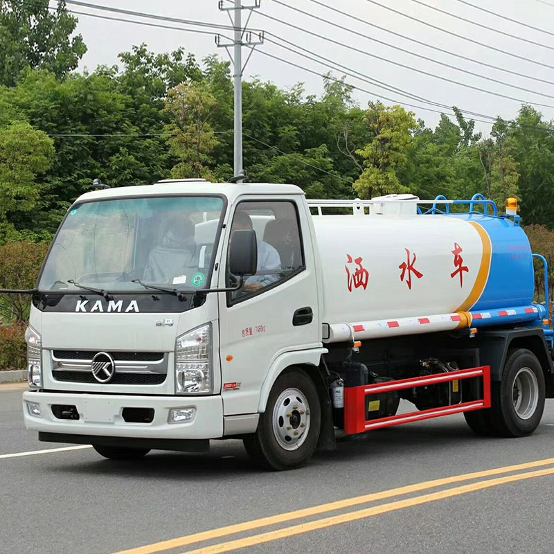 东风凯马洒水车 (4)