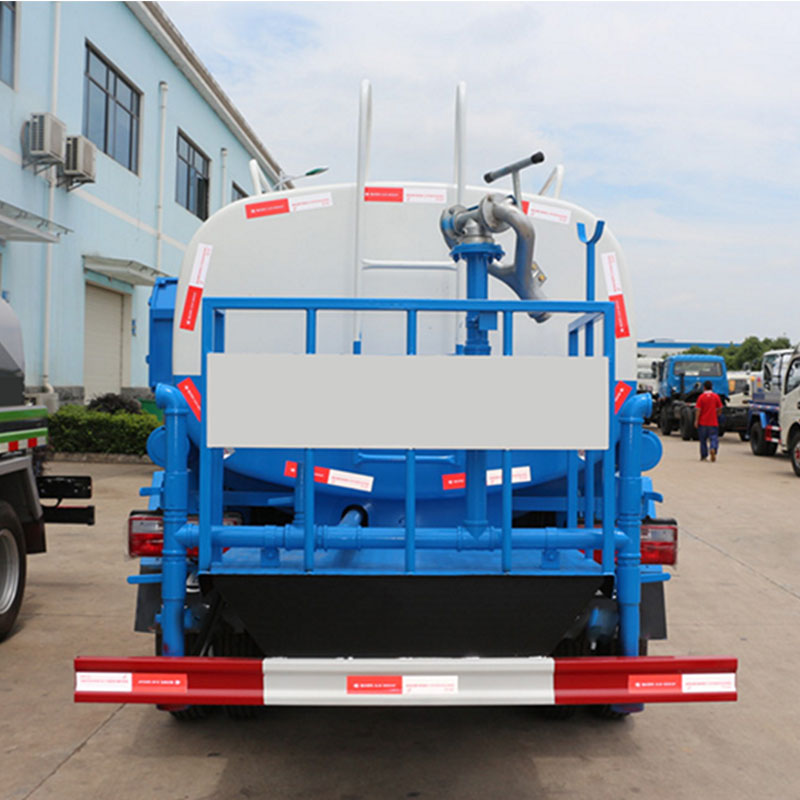 东风D6洒水车 (1)