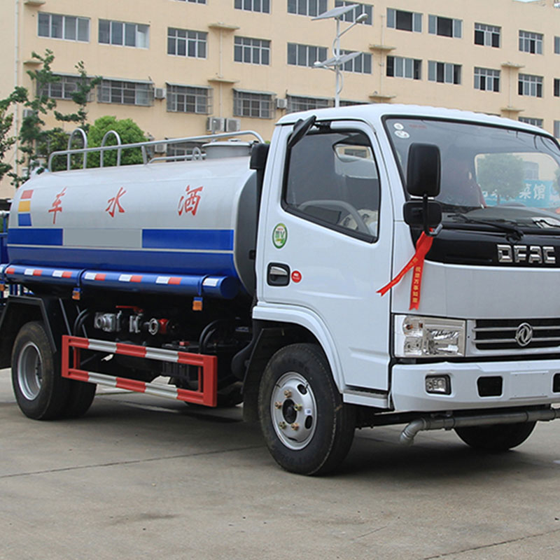 东风D6洒水车 (4)