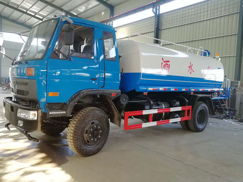 东风145雾炮洒水车 (4)