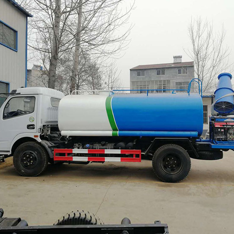 东风D7雾炮洒水车 (4)