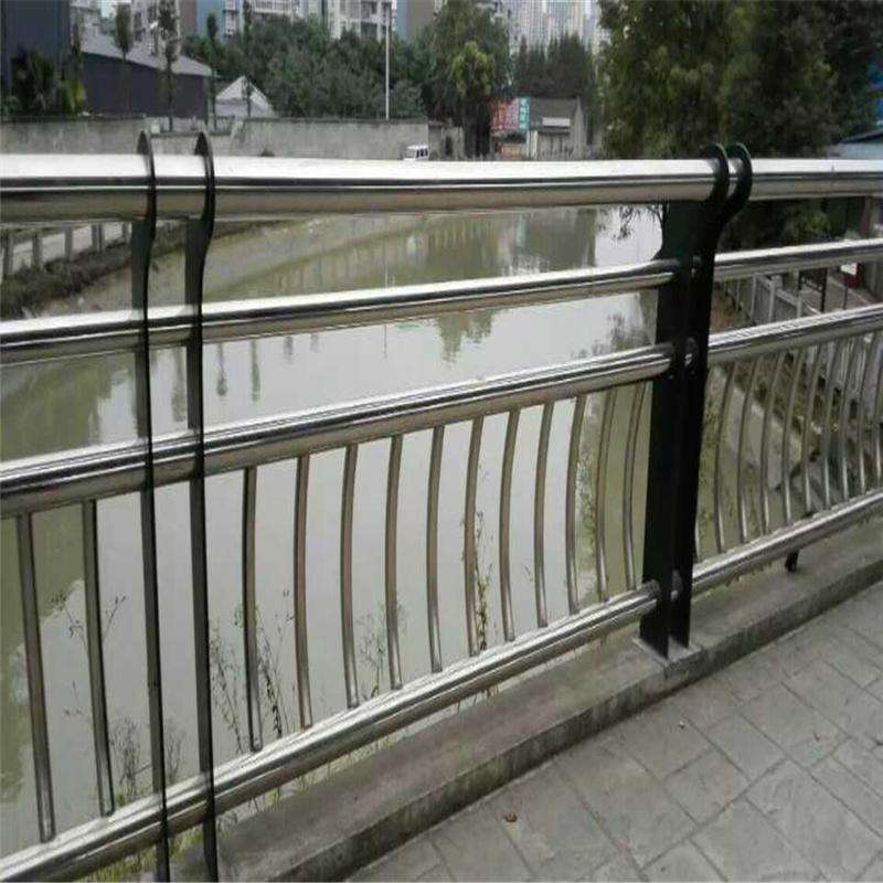 不锈钢复合管桥梁栏杆	报价