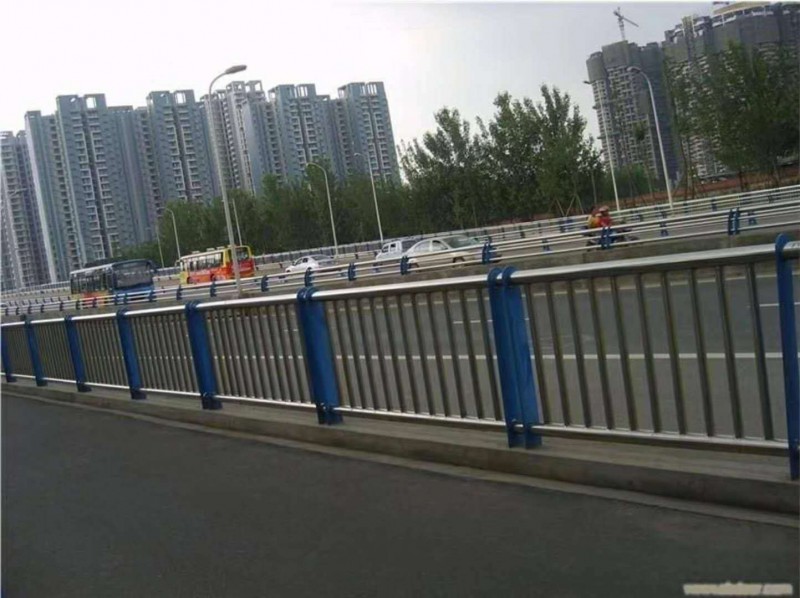 不锈钢桥梁护栏