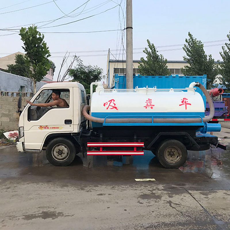 福田祥龙2600吸粪车 (2)