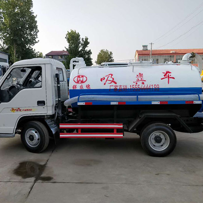 福田祥龙2600吸粪车 (3)