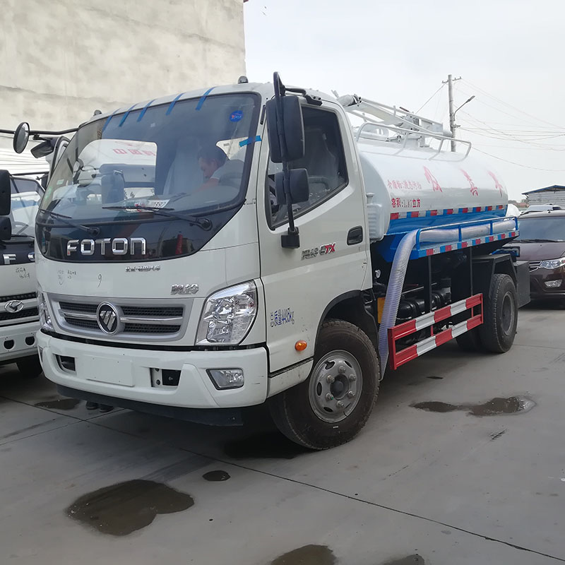 福田祥龙2600吸粪车 (4)
