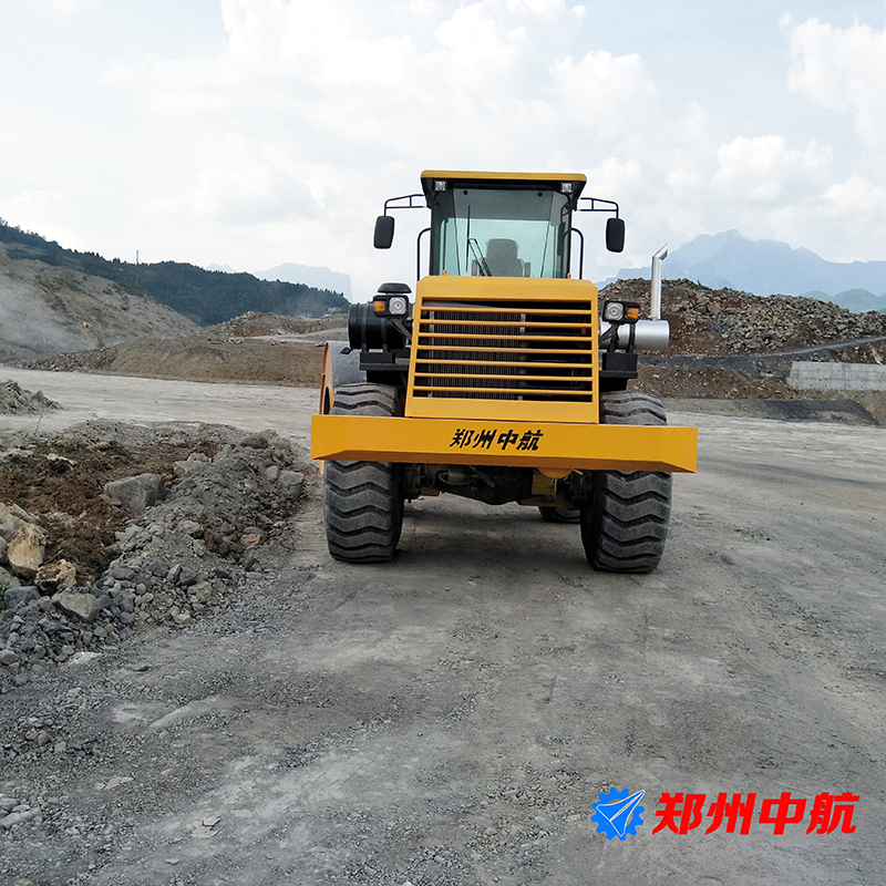 湛江市25kj冲击压路机郑州中航冲击压实机冲击碾压机价格加盟