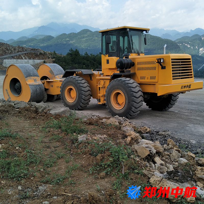 固原市冲击压路机冲击式压路机郑州中航 冲击碾压路机