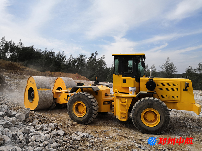 漳州市25kj冲击压路机郑州中航冲击压实机冲击碾压机价格好品牌