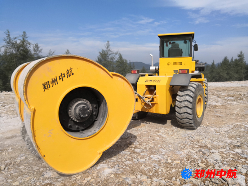 德宏傣族景颇族自治州25kj冲击压路机郑州中航冲击压实机冲击碾压机价格好品牌
