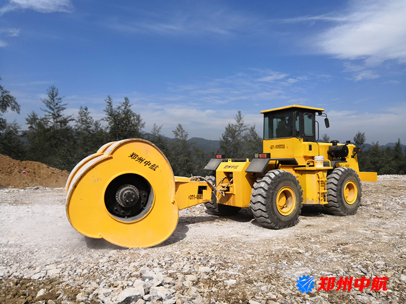 汕头市冲击压路机冲击式压路机郑州中航 冲击碾压路机出租市场报价