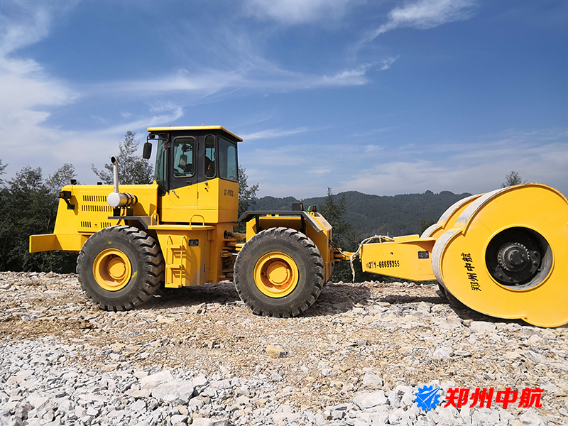 九江市冲击压实机 冲击式压路机中航设备行情价格