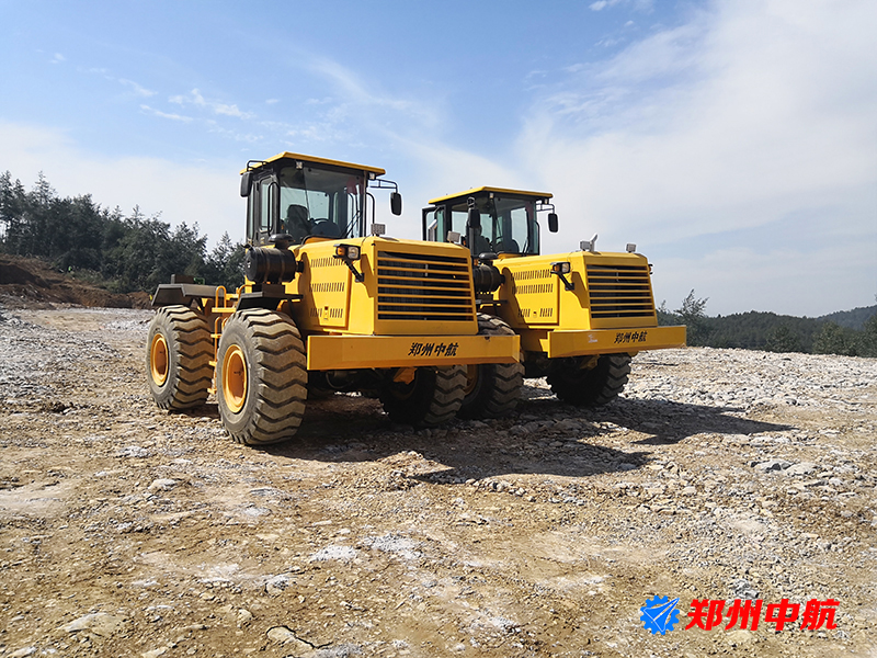 佳木斯市冲击碾压设备郑州中航冲击压路机出租价格