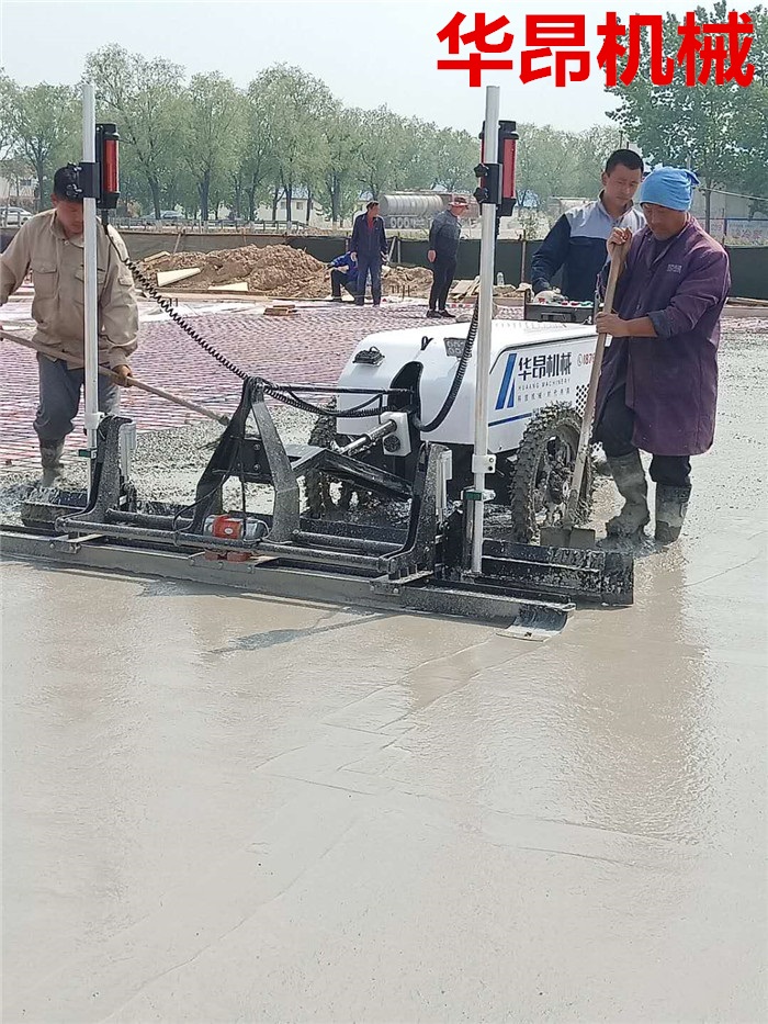 微信图片_201904161504373_副本.jpg 手扶激光整平机 华昂四轮激光整平机 混凝土激光摊铺机示例图4