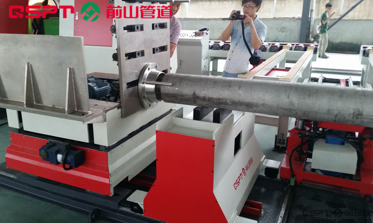 管道预制组对器