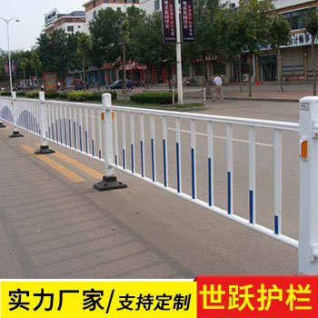 道路护栏/市政护栏/锌钢道路护栏/京式道路护栏，量大优惠