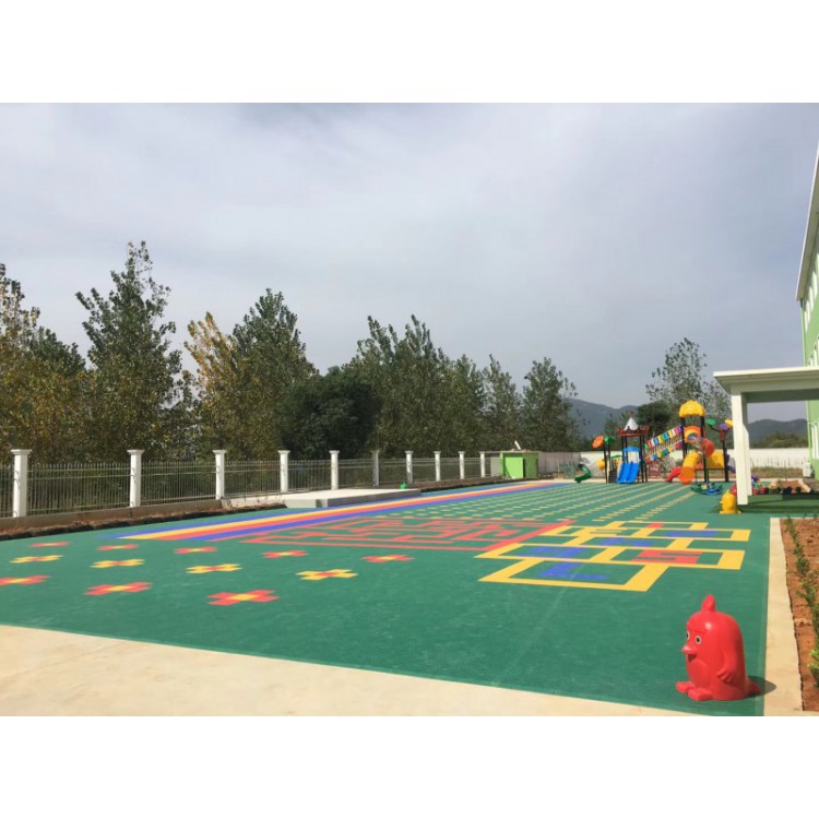 辽宁盘锦市悬浮地板幼儿园室外地垫篮球场学校操场悬浮拼装地板