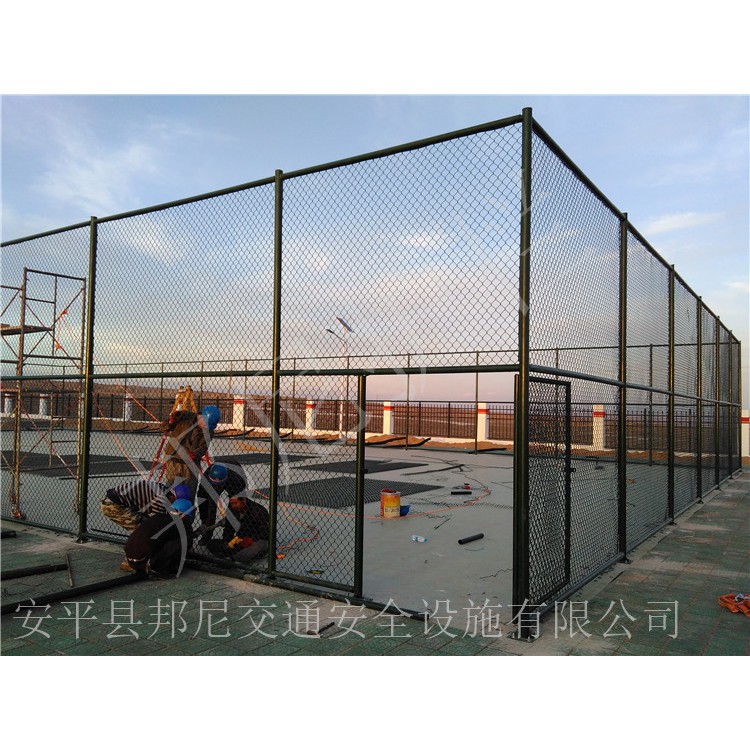 篮球场围网|体育护栏|足球场围网|钩花网护栏|球场围网厂家