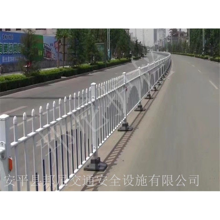 穿插式道路护栏|锌钢护栏|交通隔离护栏|城市护栏|护栏厂家