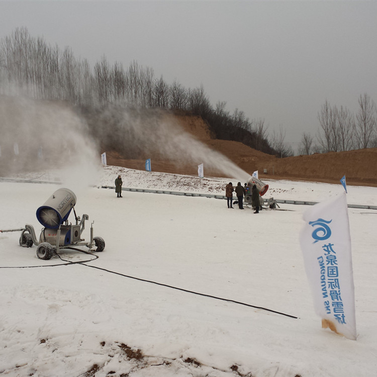 郑州龙泉国际滑雪场_副本