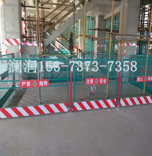 金属板网电梯防护门 郴州金属板网电梯防护门多少钱一平米