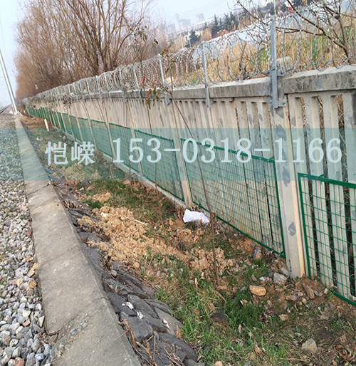 高架铁路声屏障