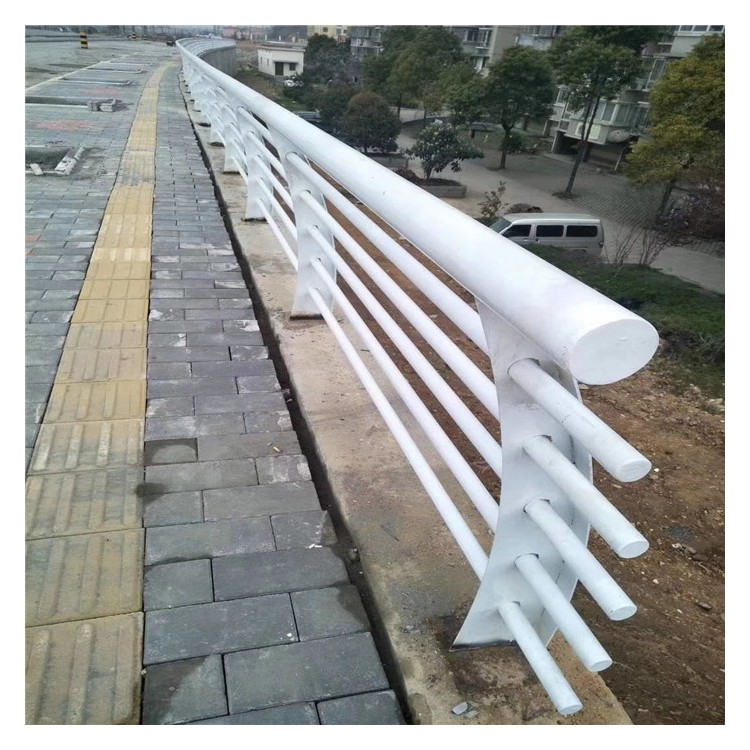 不锈钢桥梁防撞护栏支架 不锈钢钢板喷塑立柱