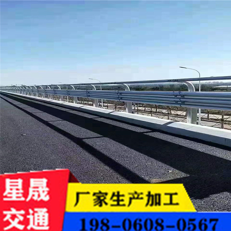 波形防撞护栏 波形护栏防阻块配送到厂 湖南高速护栏板厂家电话