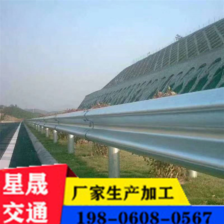 公路波形护栏 桥梁防阻块生产加工 四川农村安保护栏生产厂家