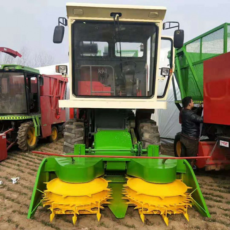 新款地滚动玉米秸秆青储机-牧草收割粉碎机