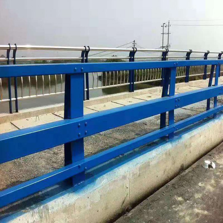 武汉63*2.5不锈钢复合管厂家直销不锈钢防撞桥梁护栏价格