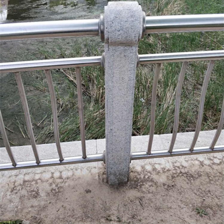 张家界景观铸造石护栏包施工 不锈钢桥梁护栏批发厂家近期报价