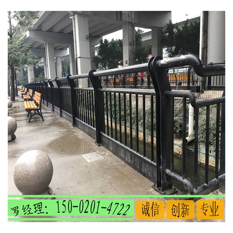 深圳交通2016款护栏 河坝不锈钢护栏 桥梁复合管栏杆定做