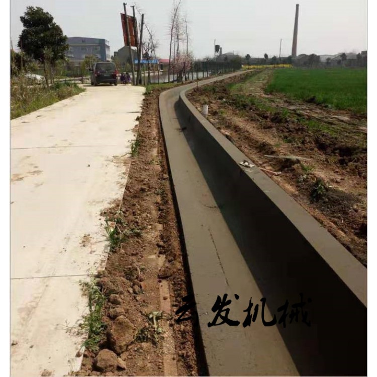 云发渠道成型机,水渠一次成型机,边沟滑模机