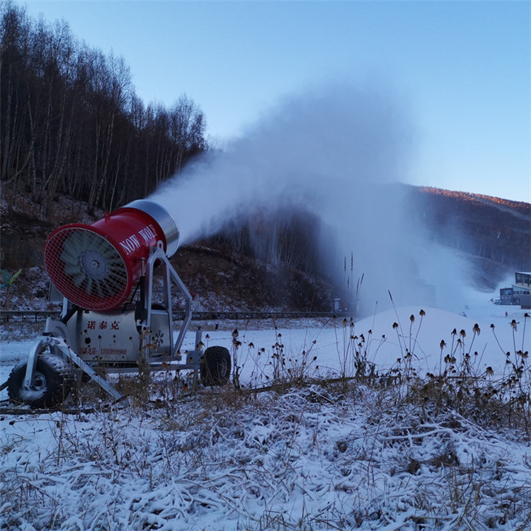 滑雪场设备有那些  国产人工造雪机性价比高