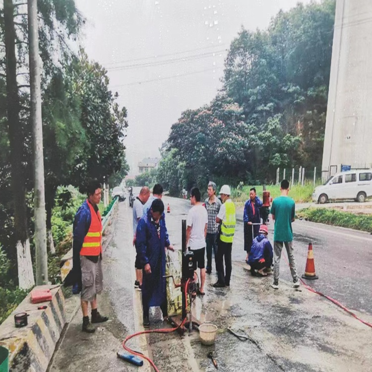 S280（六两路）钻孔施工现场