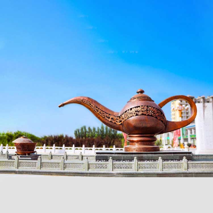 宁夏吴忠商业街铜雕茶壶茶碗