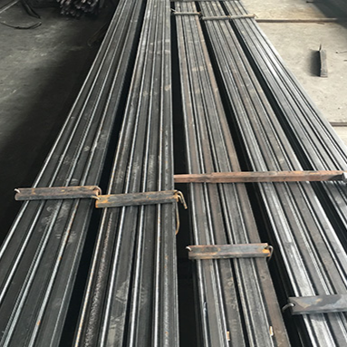 Cold drawn flat steel with slotted ends