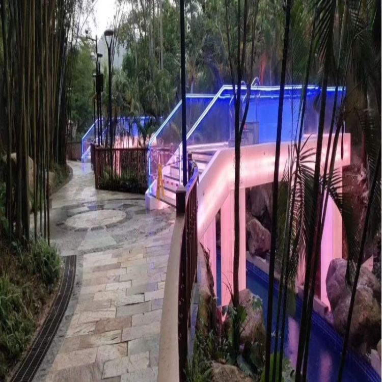 东莞半山酒店温泉池