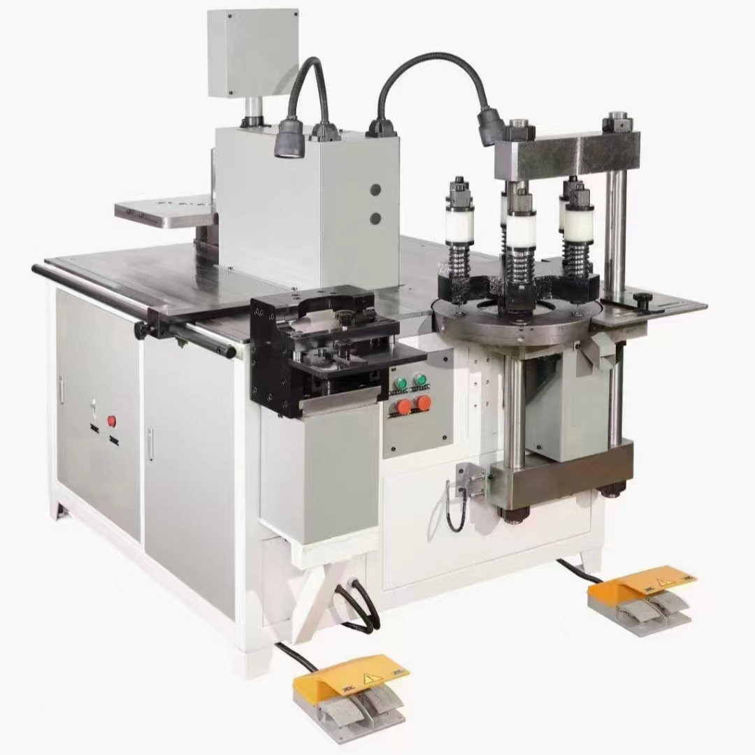 ZM303S数控三工位液压母线加工机设备多功能冲孔剪断折弯厂家直供