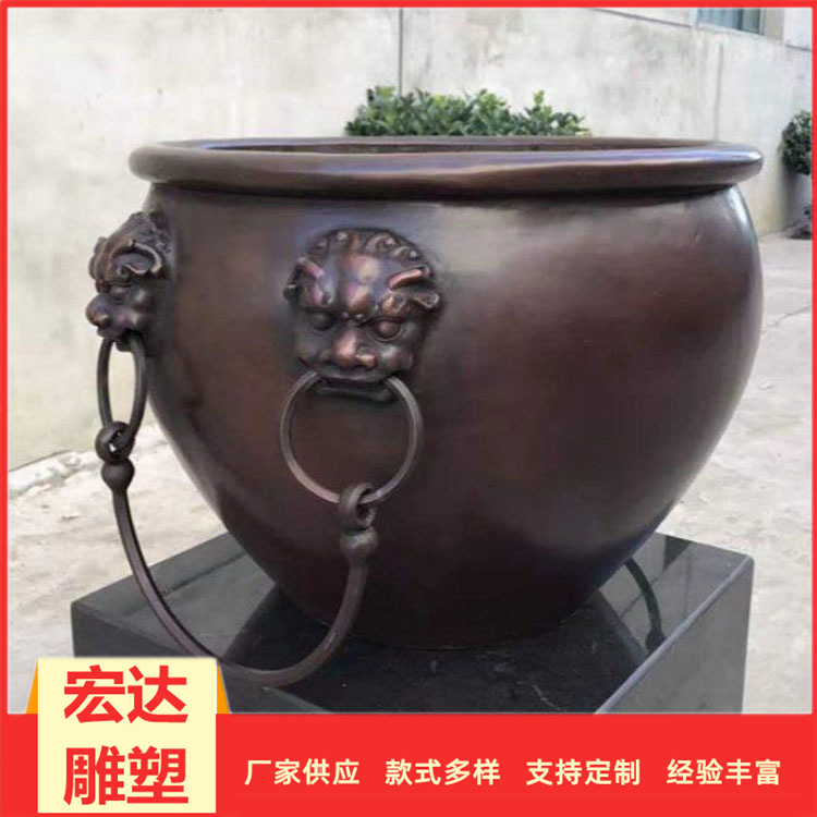 大型青铜储水缸