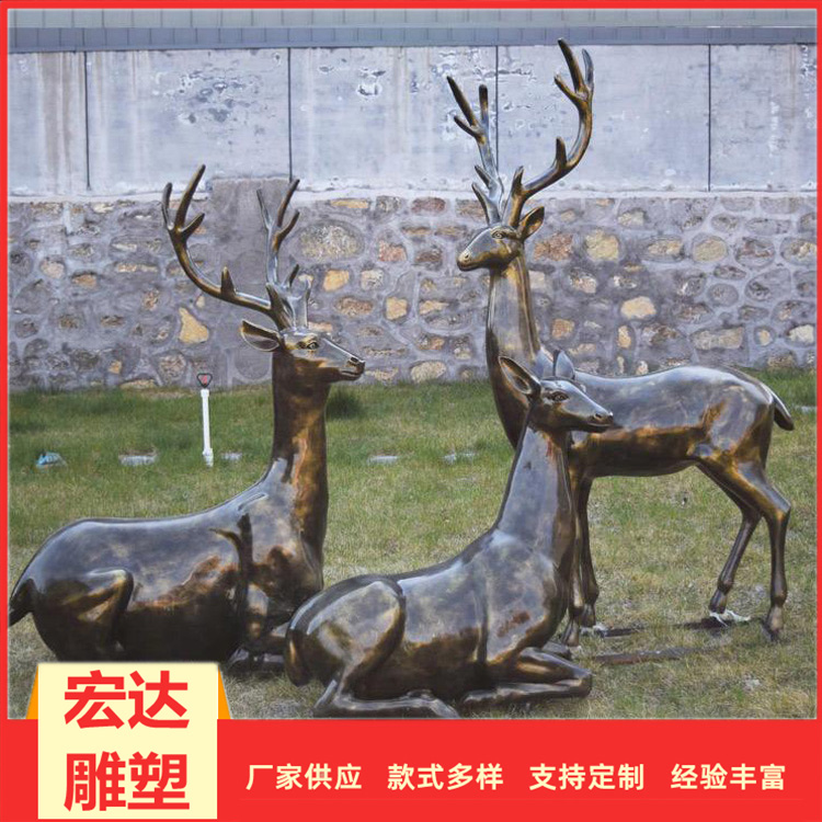 公园小鹿铜雕塑